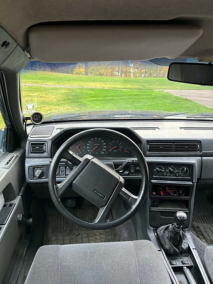 Volvo 740 3 of 10