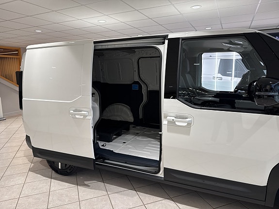 Kia PV5 14 of 14