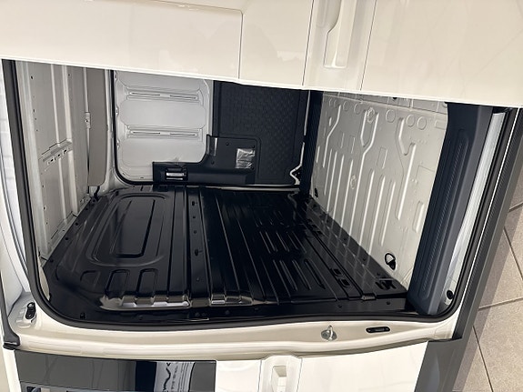 Kia PV5 11 of 14