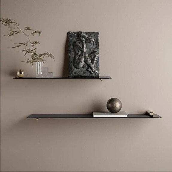 Ferm Living Flying Shelf – Cylinder & Sphere – svart/krom – Nyskick