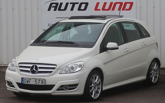 Mercedes-Benz B 180