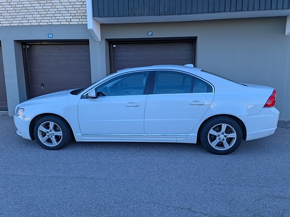 Volvo S80 4 of 8
