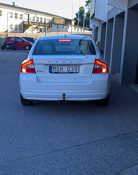 Volvo S80 2 of 8