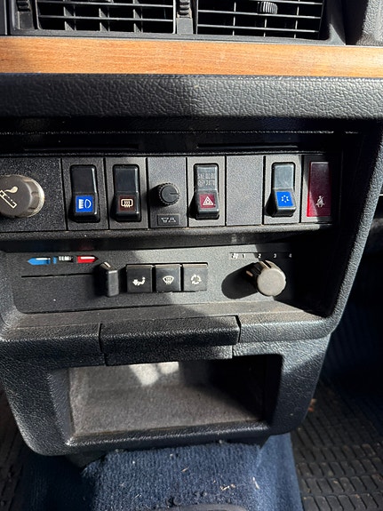 Volvo 245 3 of 10