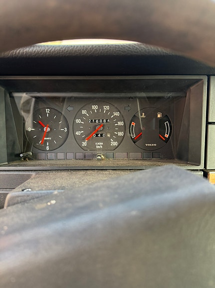 Volvo 245 7 of 10