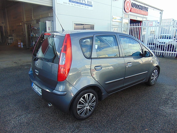 Mitsubishi Colt 4 of 9