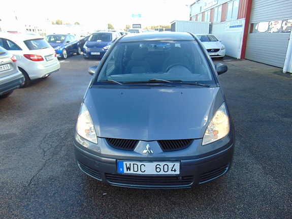 Mitsubishi Colt 6 of 9