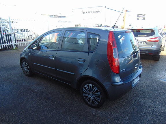 Mitsubishi Colt 5 of 9