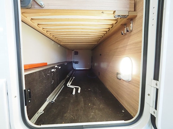 Weinsberg CaraHome 600 DKG AUT I 3500kg I Solcell I 6st Bältade Platser 15 of 20