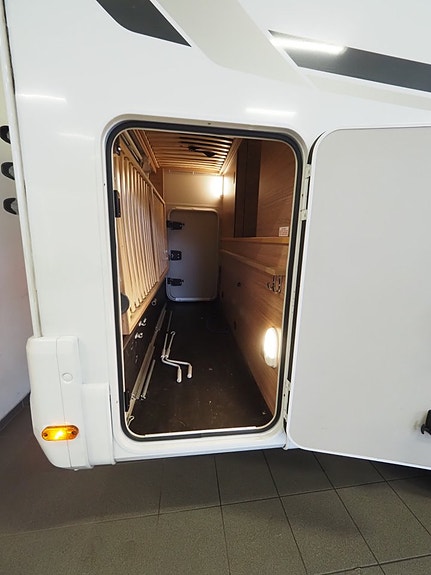 Weinsberg CaraHome 600 DKG AUT I 3500kg I Solcell I 6st Bältade Platser 17 of 20