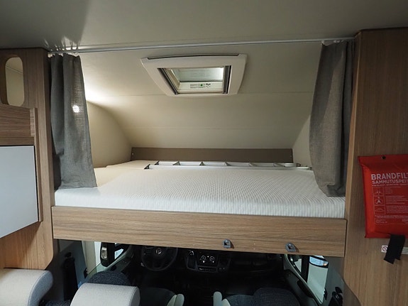 Weinsberg CaraHome 600 DKG AUT I 3500kg I Solcell I 6st Bältade Platser 12 of 20