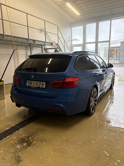 BMW 320d 3 of 8