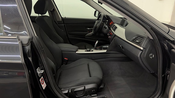 BMW 320d 14 of 20