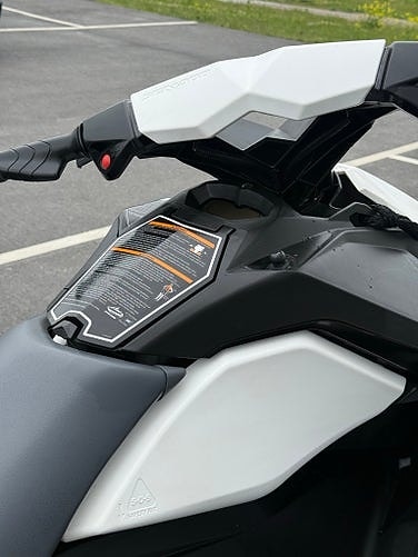 Seaddoo Spark 3up - 62h - 2017 4 of 8