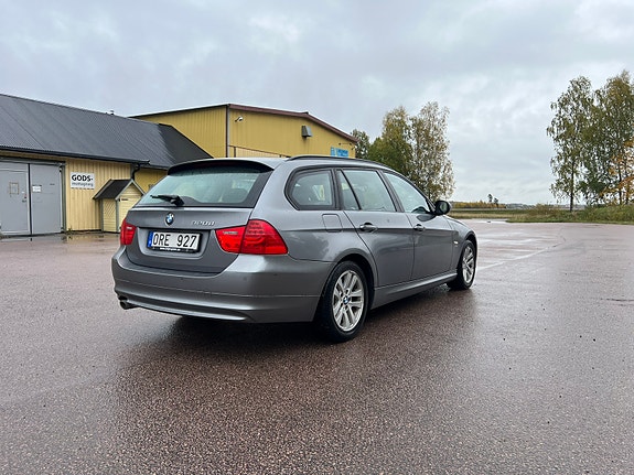 BMW 320d 4 of 6