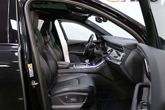 Audi SQ7 16 of 27