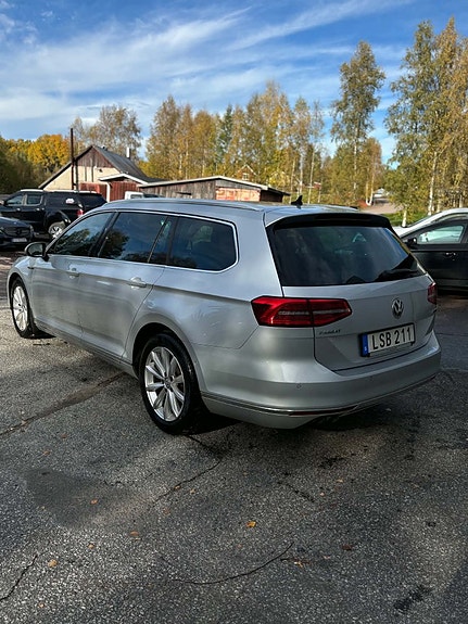 Volkswagen Passat 7 of 16