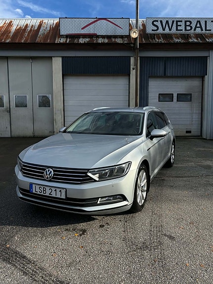 Volkswagen Passat 5 of 16