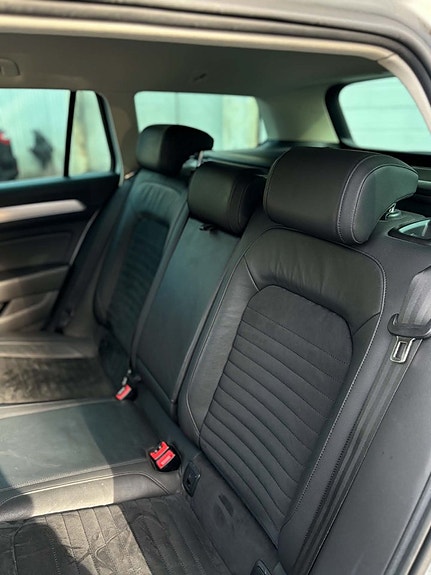 Volkswagen Passat 14 of 16