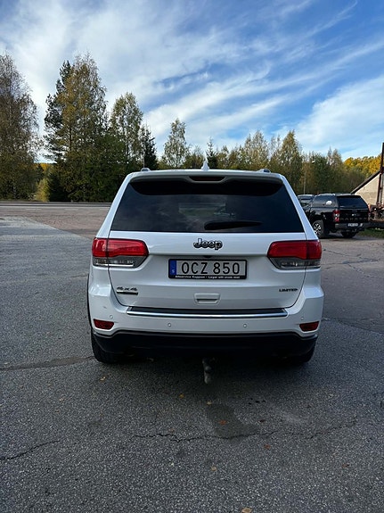 Jeep Grand Cherokee 8 of 18