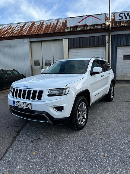 Jeep Grand Cherokee 2 of 18