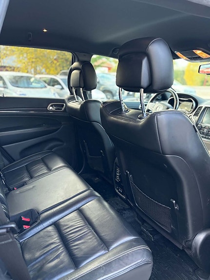 Jeep Grand Cherokee 13 of 18