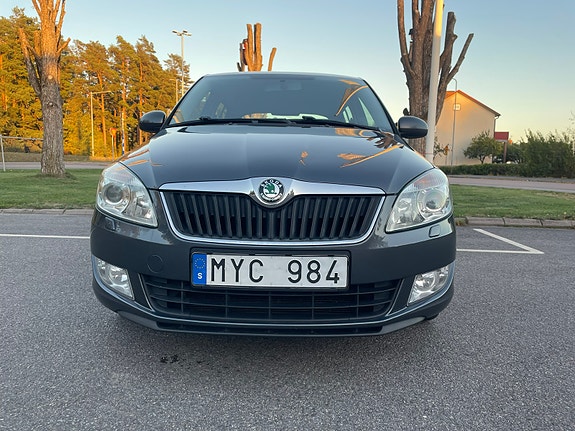 Skoda Fabia 2 of 9