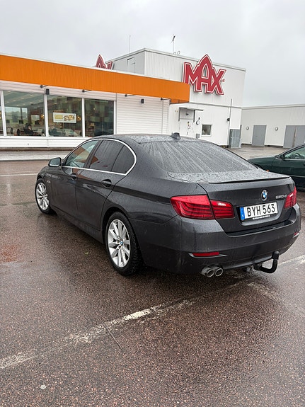 BMW 520d 3 of 4