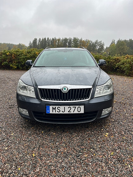 Skoda Octavia 3 of 8