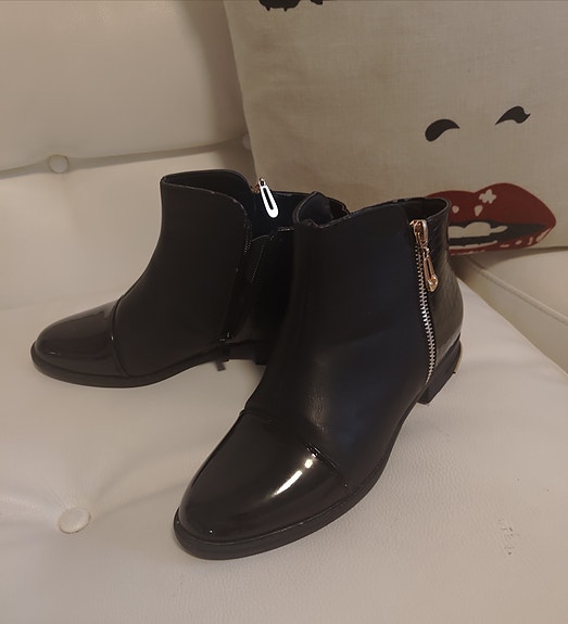 Product image 1 of 2