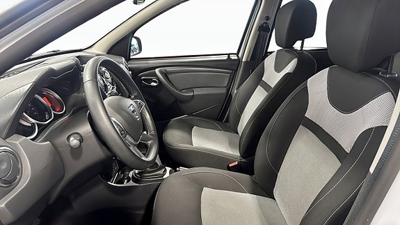 Dacia Duster 8 of 10