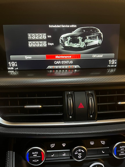 Alfa Romeo Stelvio 5 of 6