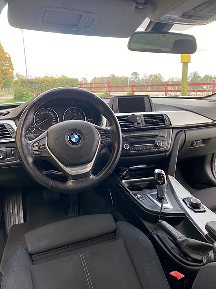 BMW 320d 3 of 8
