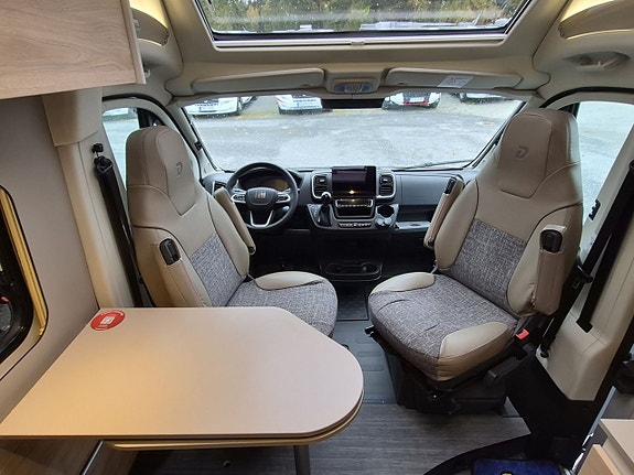 Dethleffs GlobeTrail 600 ER Master Class automatlåda, Skylight, adaptiv farthållare 19 of 26