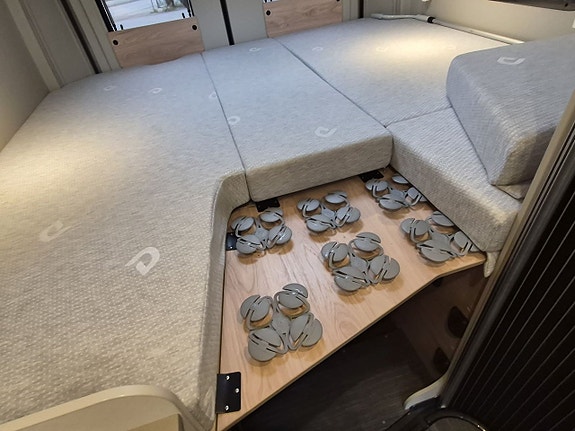Dethleffs GlobeTrail 600 ER Master Class automatlåda, Skylight, adaptiv farthållare 15 of 26