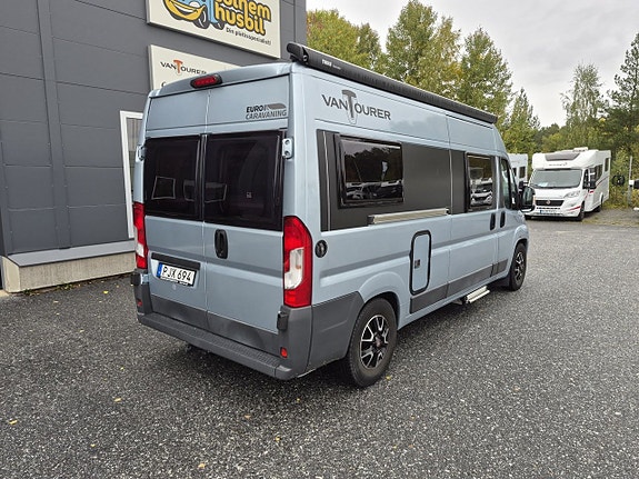 VANTourer 600L långbäddar, dubbla solceller, dieselvärme, dragkrok 6 of 26