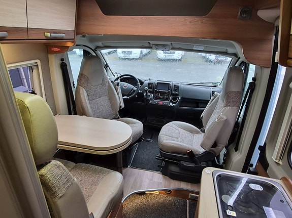 VANTourer 600L långbäddar, dubbla solceller, dieselvärme, dragkrok 20 of 26