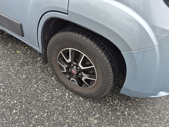 VANTourer 600L långbäddar, dubbla solceller, dieselvärme, dragkrok 3 of 26