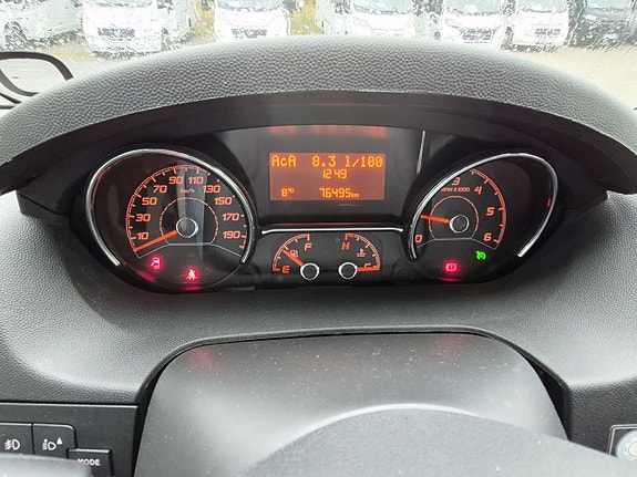 VANTourer 600L långbäddar, dubbla solceller, dieselvärme, dragkrok 26 of 26
