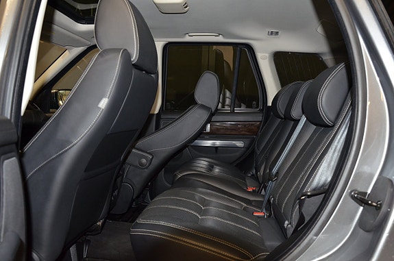Land Rover Range Rover Sport 18 of 22