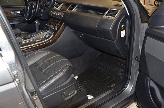 Land Rover Range Rover Sport 14 of 22