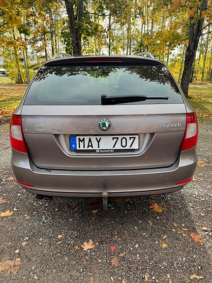 Skoda Superb 6 of 10
