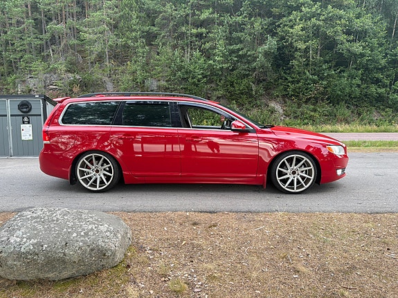 Volvo V70 3 of 6