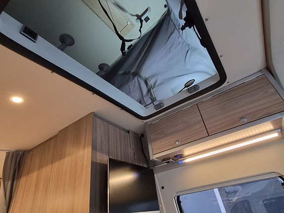 Hymer Grand Canyon S 4x4, pop-up, 4 platser, automat, dieselvärme, kanonfin 21 of 26