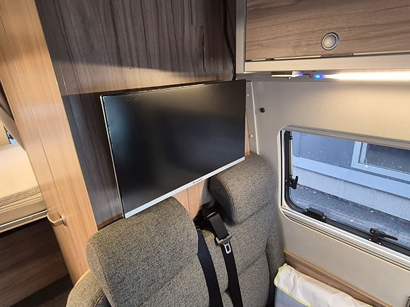 Hymer Grand Canyon S 4x4, pop-up, 4 platser, automat, dieselvärme, kanonfin 11 of 26