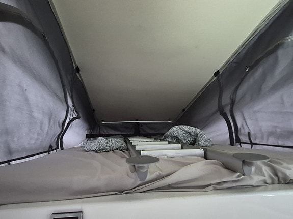 Hymer Grand Canyon S 4x4, pop-up, 4 platser, automat, dieselvärme, kanonfin 22 of 26