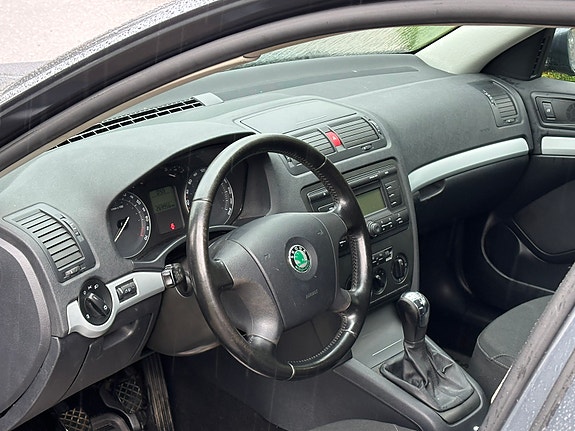 Skoda Octavia 10 of 21