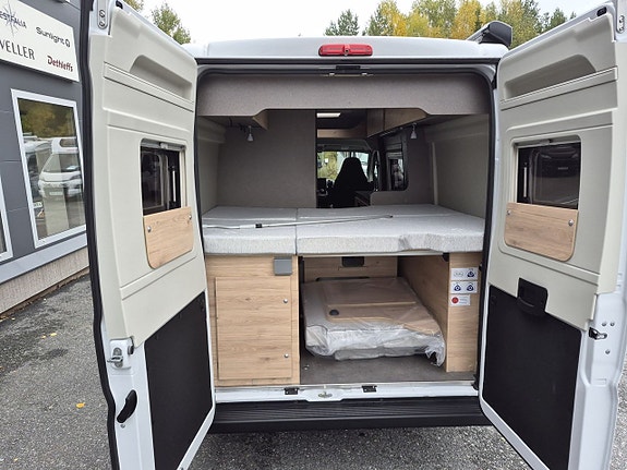 Dethleffs GlobeTrail 600 DS Active 140 hk, automat, bra lastvikt, 3 sovplatser 6 of 26