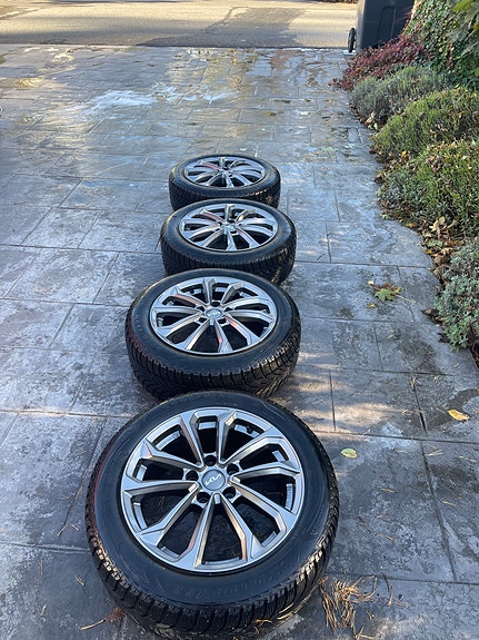 Friktionsdäck KIA med lättmetallfälg