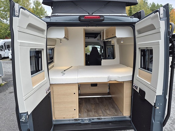 Sunlight Cliff 540 RT Adventure pop-up,  4 sovplatser, automat, dieselv, bra lastvikt 7 of 26